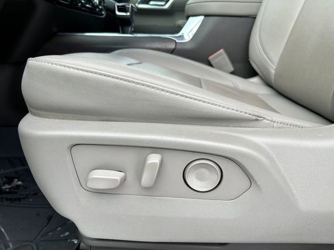 Used 2022 GMC Sierra 1500 SLT w/ SLT Convenience Package image 24