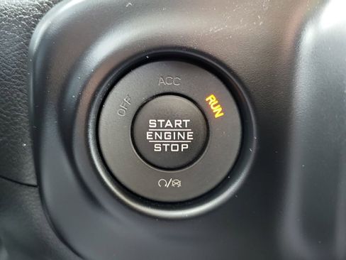 Used 2022 Jeep Wrangler Unlimited Rubicon 4xe w/ Cold Weather Group AWD/4WD image 21