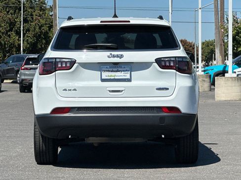 Certified 2024 Jeep Compass Latitude AWD/4WD image 5