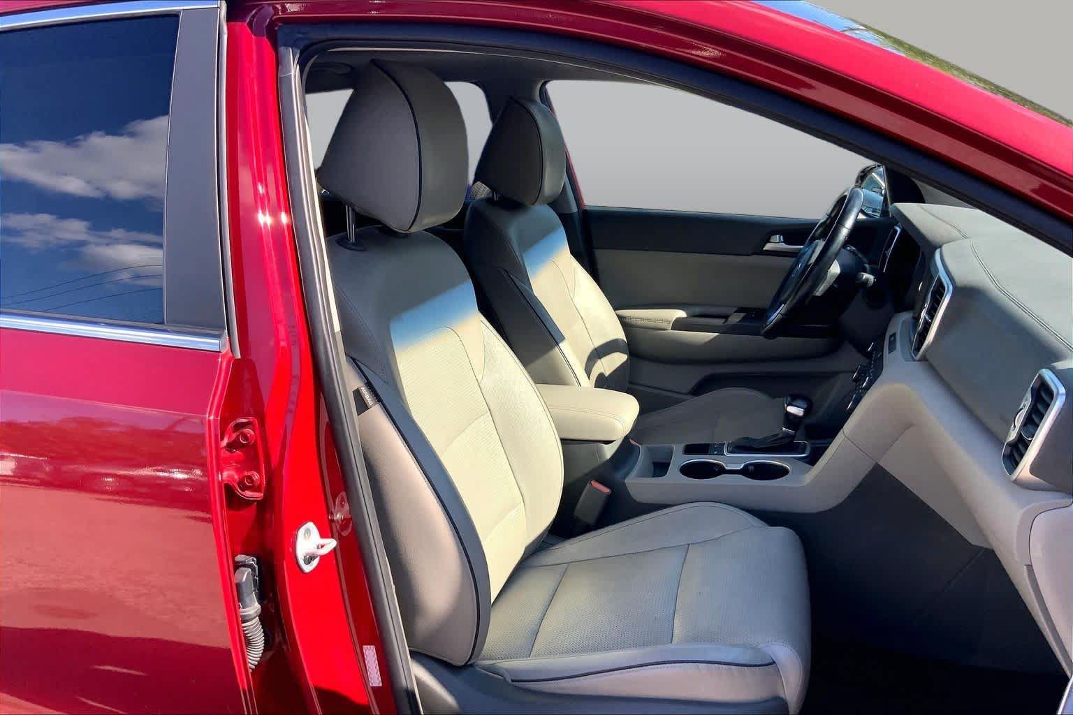 Used 2017 Kia Sportage EX w/ EX Technology Package FWD image 9
