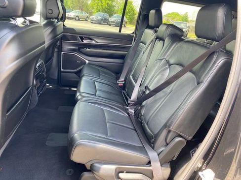 Used 2023 Jeep Wagoneer Series III w/ Preferred Equipment Group AWD/4WD image 20