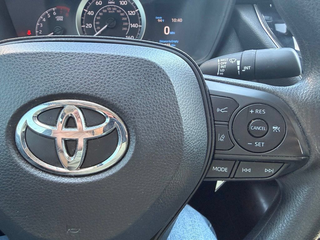 Used 2021 Toyota Corolla LE FWD image 18