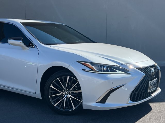 Certified 2025 Lexus ES 300h w/ Premium Package FWD image 2