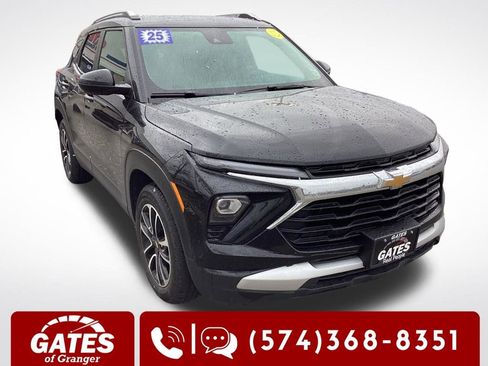 Used 2025 Chevrolet TrailBlazer LT FWD image 1