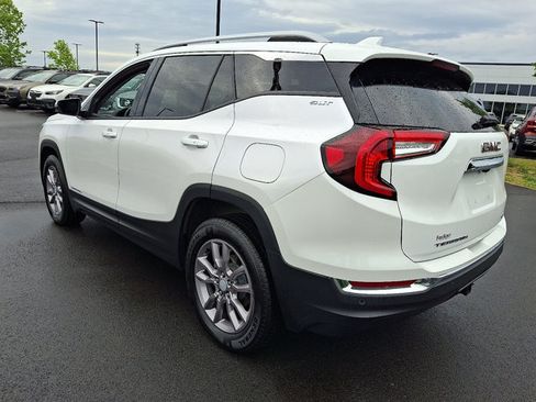 Used 2023 GMC Terrain SLT w/ Infotainment Package II AWD/4WD image 5