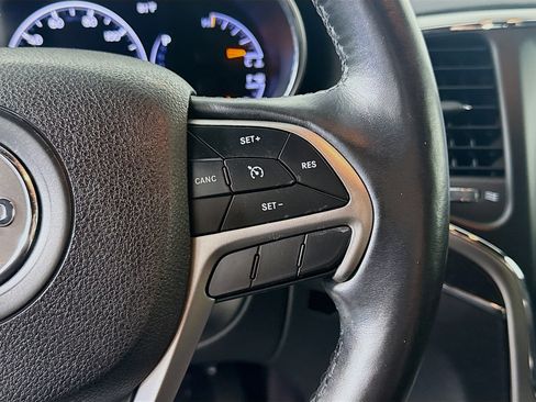 Used 2018 Jeep Grand Cherokee Limited image 15