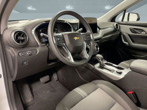 Used 2025 Chevrolet Blazer LT image 4