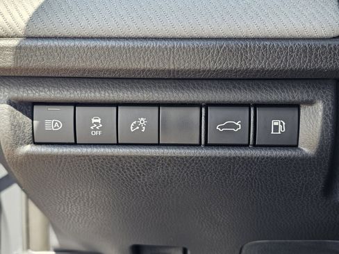 Used 2025 Toyota Camry SE w/ Convenience Package FWD image 20