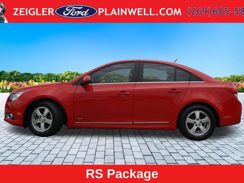 Used 2013 Chevrolet Cruze LT w/ RS Package FWD image 2