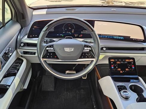 New 2026 Cadillac Vistiq Sport w/ LPO, Floor Liner Package image 14