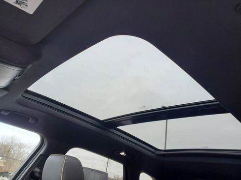 Certified 2019 Chevrolet Blazer Premier w/ Sun and Wheels Package image 41