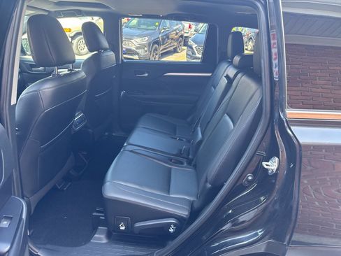 Used 2019 Toyota Highlander XLE AWD/4WD image 19