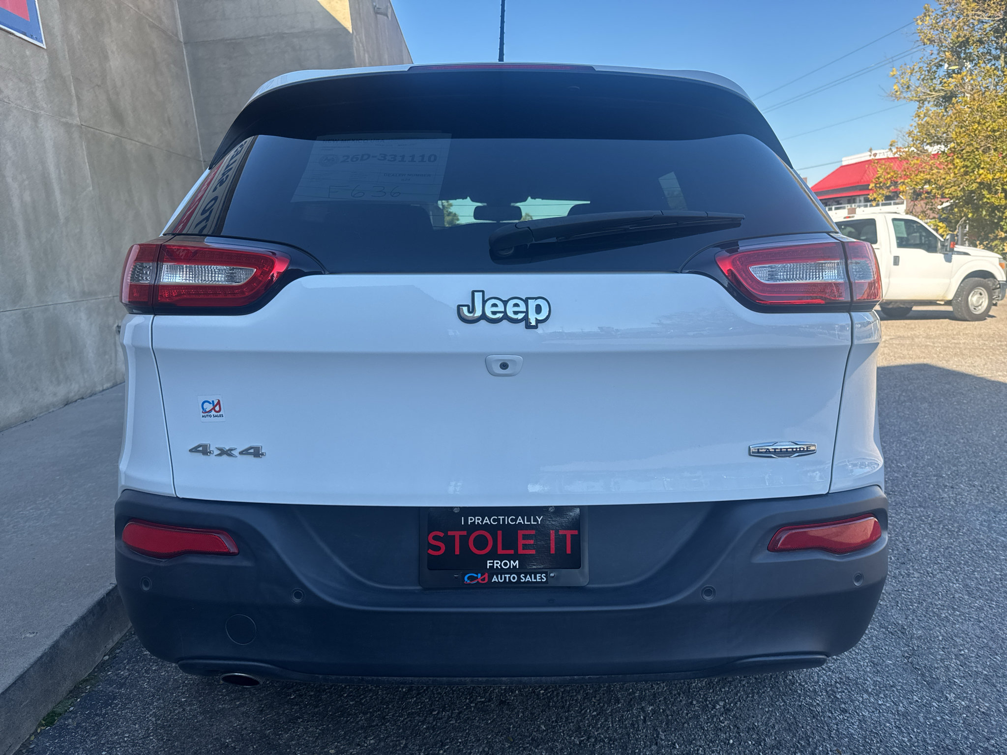 Used 2018 Jeep Cherokee Latitude w/ Safety Group AWD/4WD image 10
