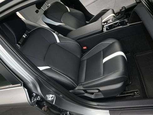 Used 2025 Toyota Camry SE w/ Convenience Package FWD image 17