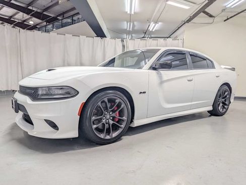 Used 2023 Dodge Charger R/T w/ Plus Group RWD image 5