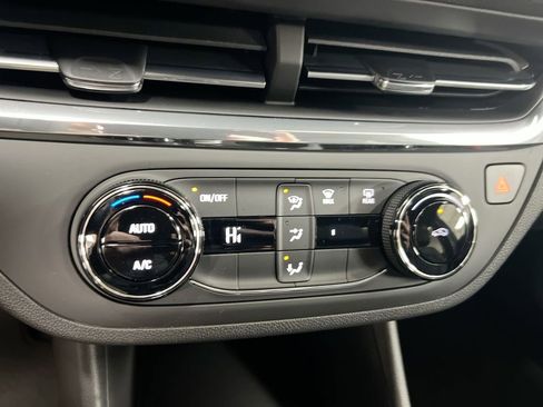 New 2026 Buick Envista Preferred image 16