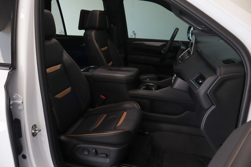 Used 2024 GMC Yukon AT4 w/ Technology Package AWD/4WD image 49