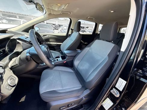 Used 2018 Ford Escape SE FWD image 22