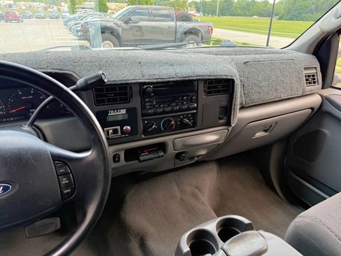 Used 2003 Ford F550 2WD Crew Cab Super Duty image 17