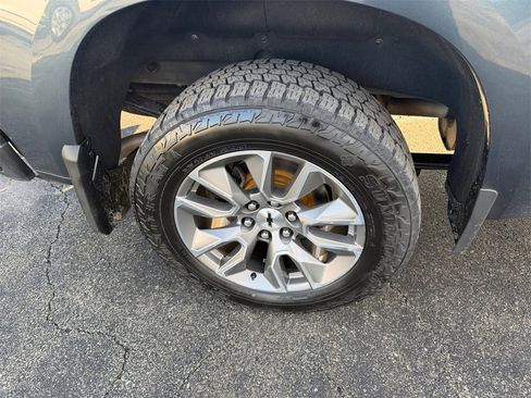 Used 2019 Chevrolet Silverado 1500 RST image 28