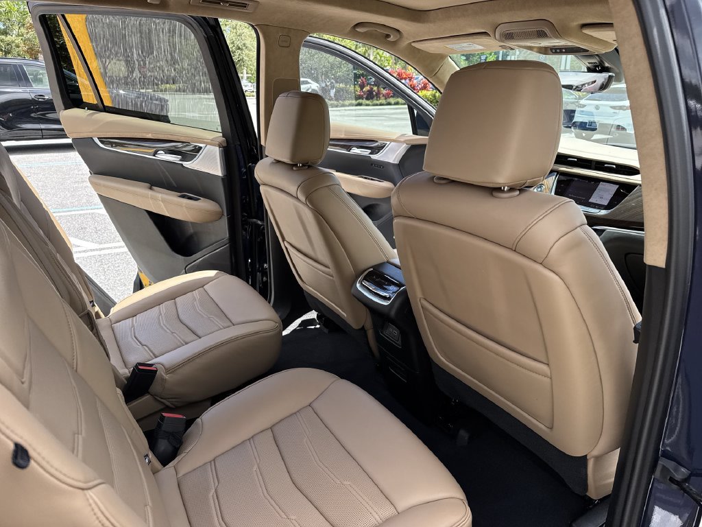 Used 2024 Cadillac XT6 Sport w/ Platinum Package AWD/4WD image 33