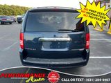 Used 2009 Chrysler Town & Country Touring image 3