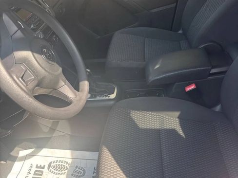 Used 2011 Volkswagen Tiguan S FWD image 12