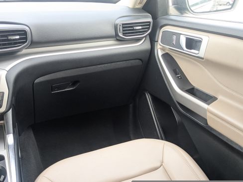 Used 2023 Ford Explorer XLT w/ Equipment Group 202A image 19