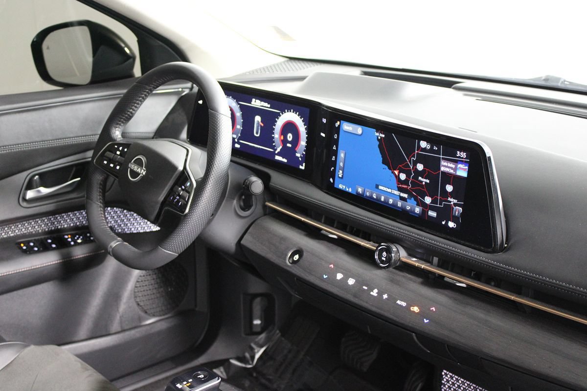 Used 2024 Nissan Ariya FWD image 9