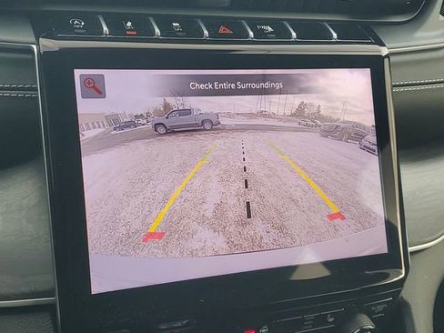 Used 2025 Jeep Grand Cherokee L Limited image 29