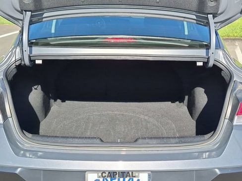 Used 2025 Hyundai Elantra SEL FWD image 32