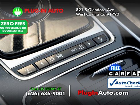 Used 2018 Jaguar XE S RWD image 25