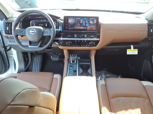 New 2026 Nissan Pathfinder Platinum image 5