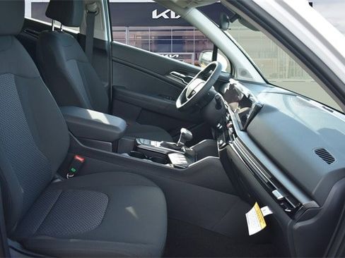 New 2026 Kia Sportage LX image 13