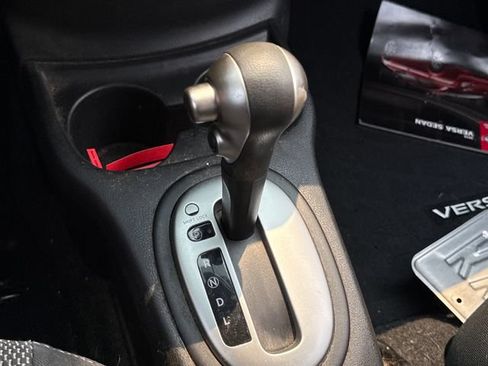 Used 2015 Nissan Versa SV FWD image 34