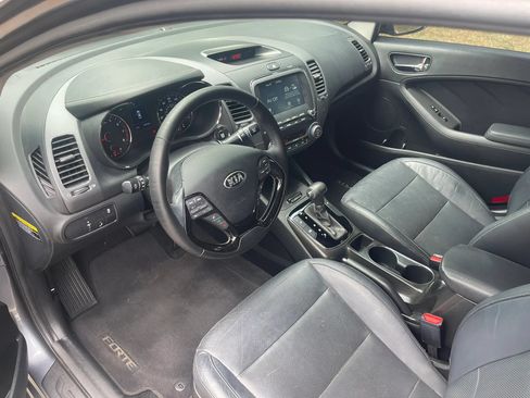 Used 2018 Kia Forte EX FWD image 11