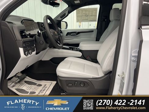 New 2026 Chevrolet Suburban Premier image 9