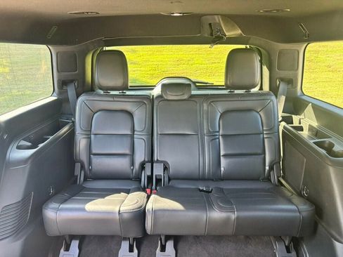 Used 2019 Lincoln Navigator Reserve AWD/4WD image 19