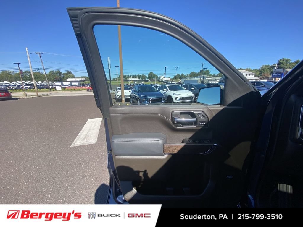 Used 2022 GMC Sierra 1500 Denali w/ Denali Premium Package AWD/4WD image 26