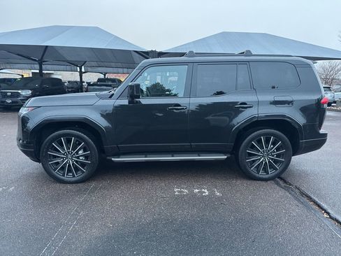 Used 2024 Lexus GX 550 w/ Accessory Package (2T) image 25