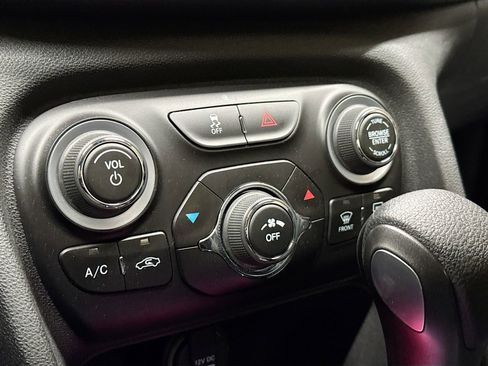 Used 2013 Dodge Dart SXT image 18