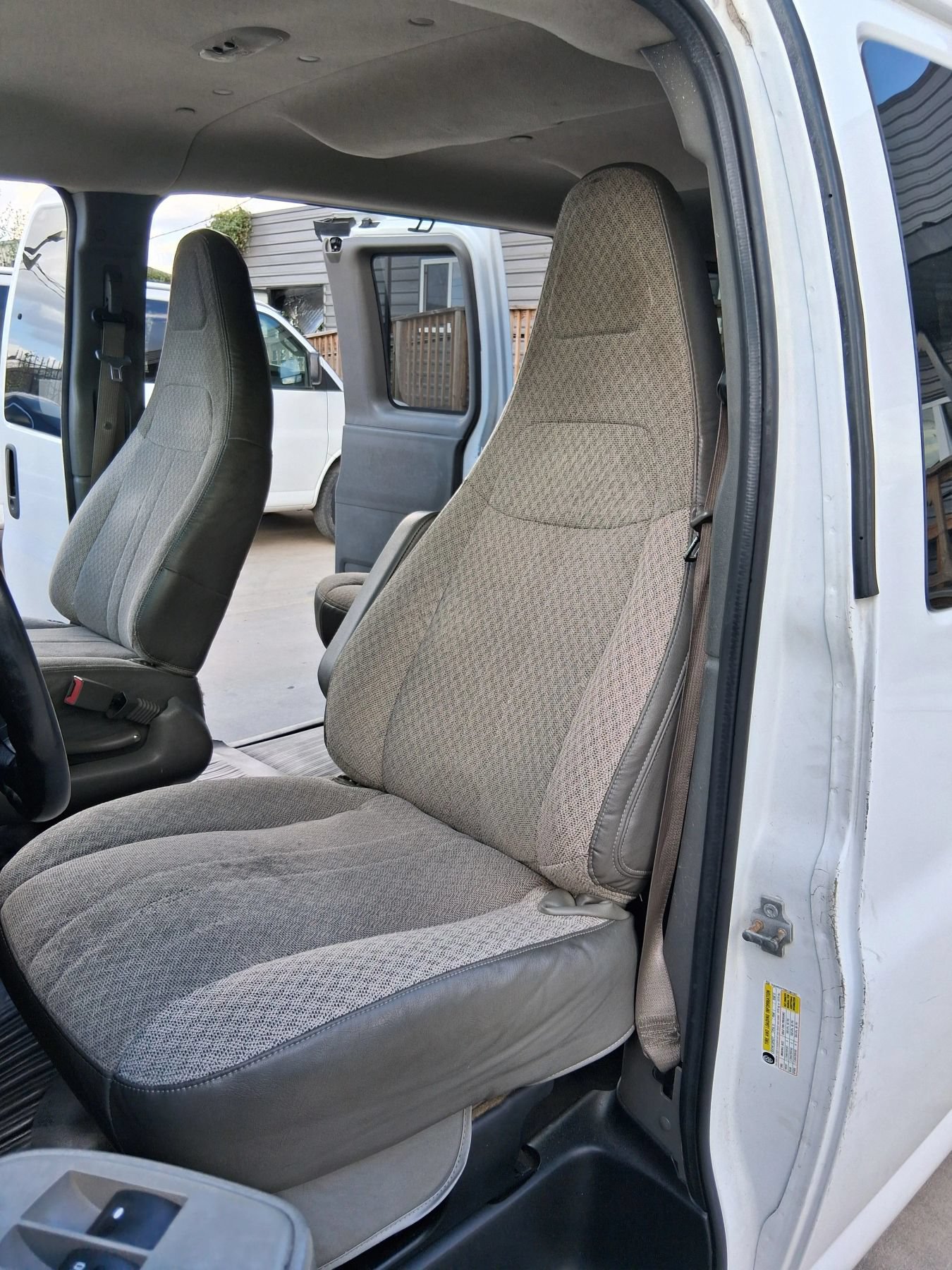 Used 2017 Chevrolet Express 2500 LS RWD image 22