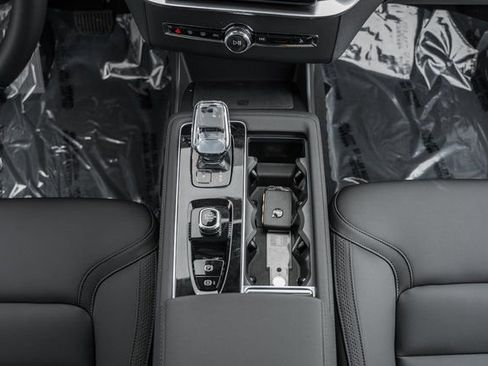 Certified 2025 Volvo XC90 T8 Core w/ Climate Package image 24