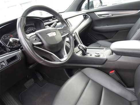 Certified 2023 Cadillac XT6 Luxury image 13