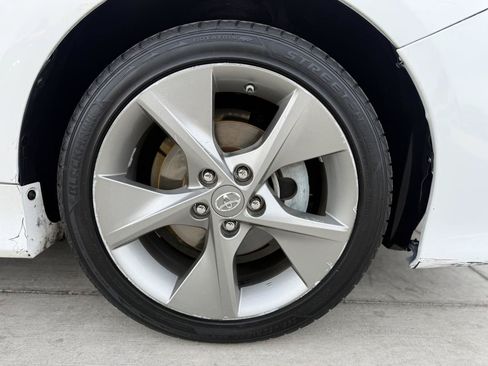 Used 2014 Toyota Camry SE w/ Moonroof Package FWD image 10