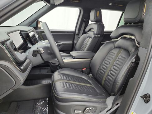 Used 2025 Rivian R1S Adventure AWD/4WD image 12