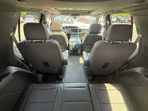 Used 2021 GMC Yukon Denali w/ Denali Premium Package AWD/4WD image 22