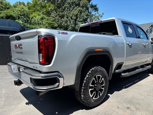 Used 2020 GMC Sierra 2500 SLE w/ SLE Value Package; AWD/4WD image 11