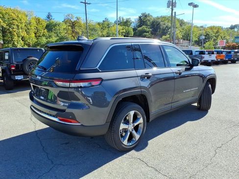 New 2025 Jeep Grand Cherokee Limited image 4