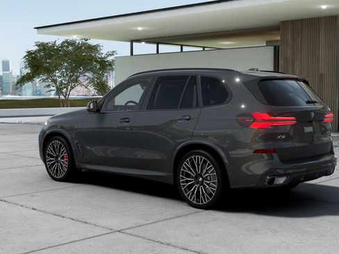 Used 2026 BMW X5 sDrive40i w/ M Sport Package RWD image 2